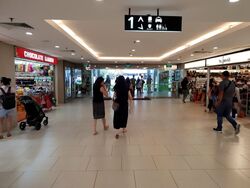 Lucky Plaza (D9), Shop House #454946941